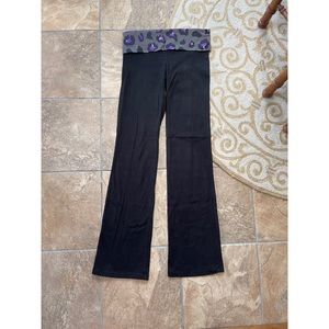 Victoria’s Secret PINK Rhinestone Yoga Leggings